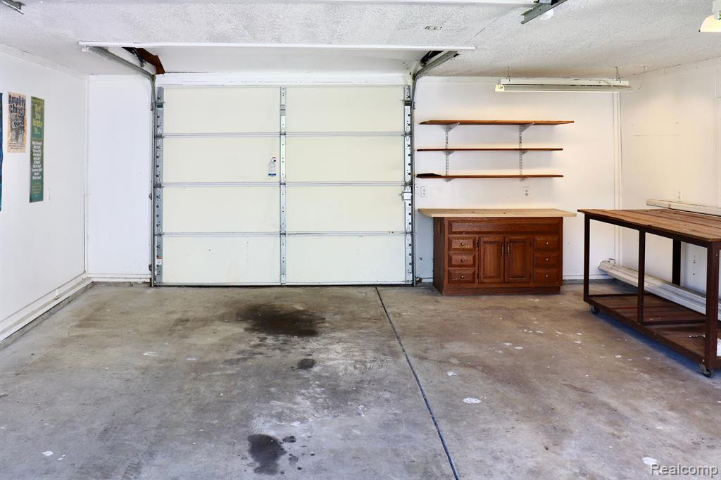 5075 N LINDEN Road, Flint, MI 48504 — Photo 18