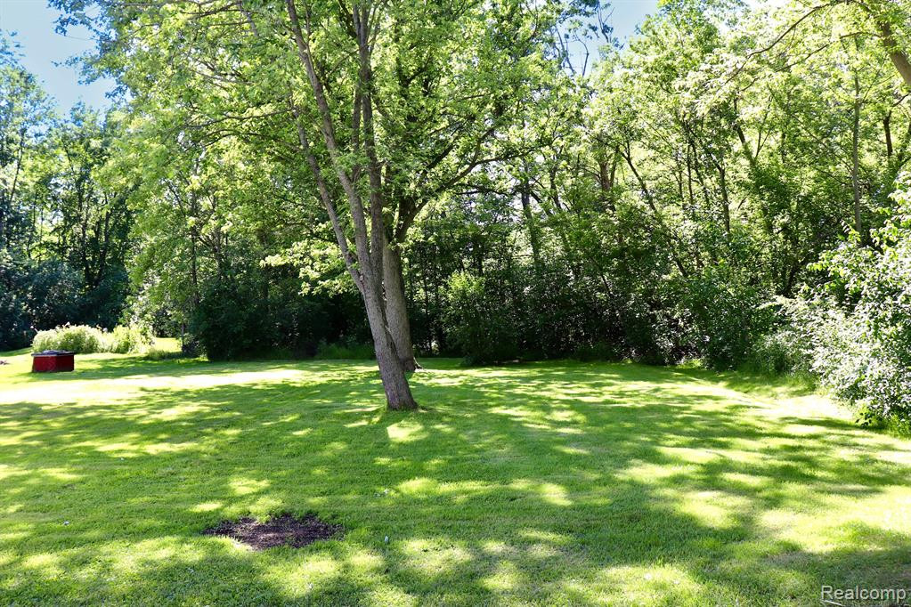 5075 N LINDEN Road, Flint, MI 48504 — Photo 19