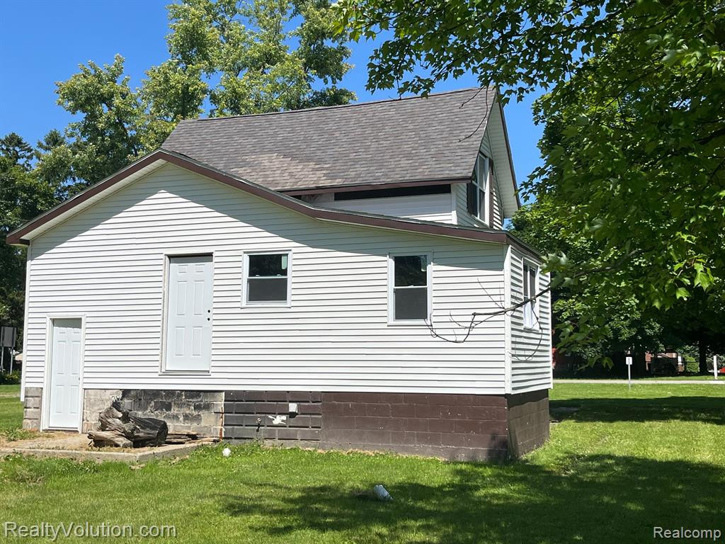 401 N MAIN Street, Capac, MI 48014 — Photo 5