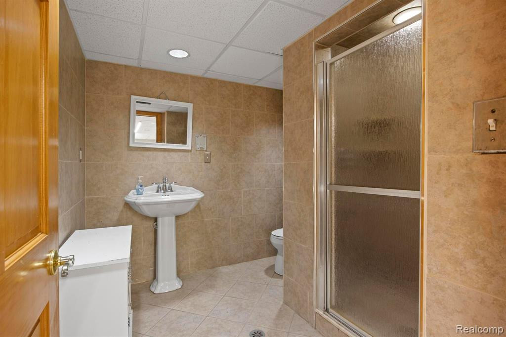 5641 Schaefer Avenue, Dearborn, MI 48126 — Photo 31
