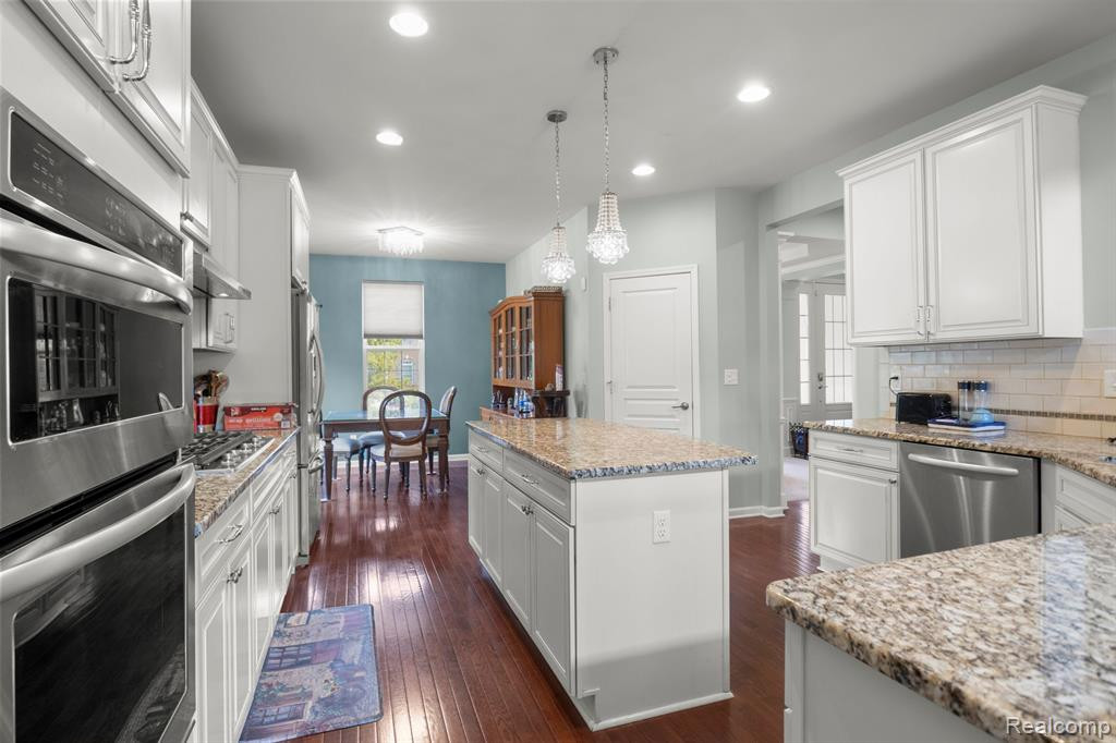 49531 GREAT FALLS Road, Canton, MI 48188 — Photo 18