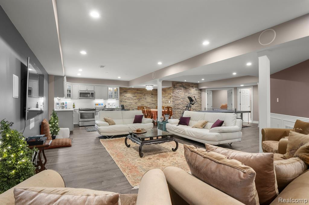 49531 GREAT FALLS Road, Canton, MI 48188 — Photo 43