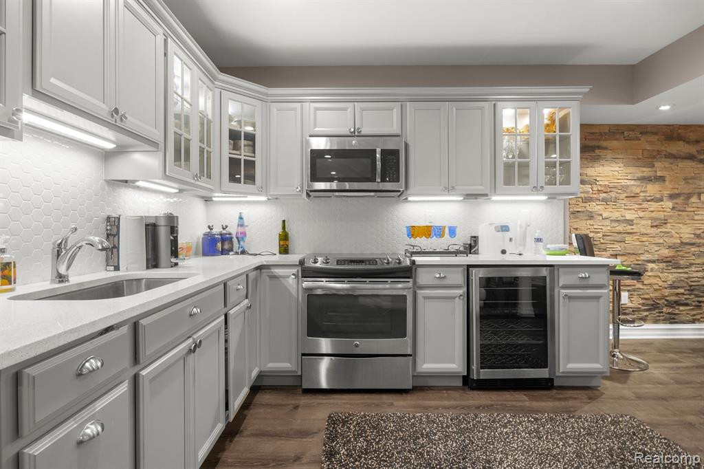 49531 GREAT FALLS Road, Canton, MI 48188 — Photo 47
