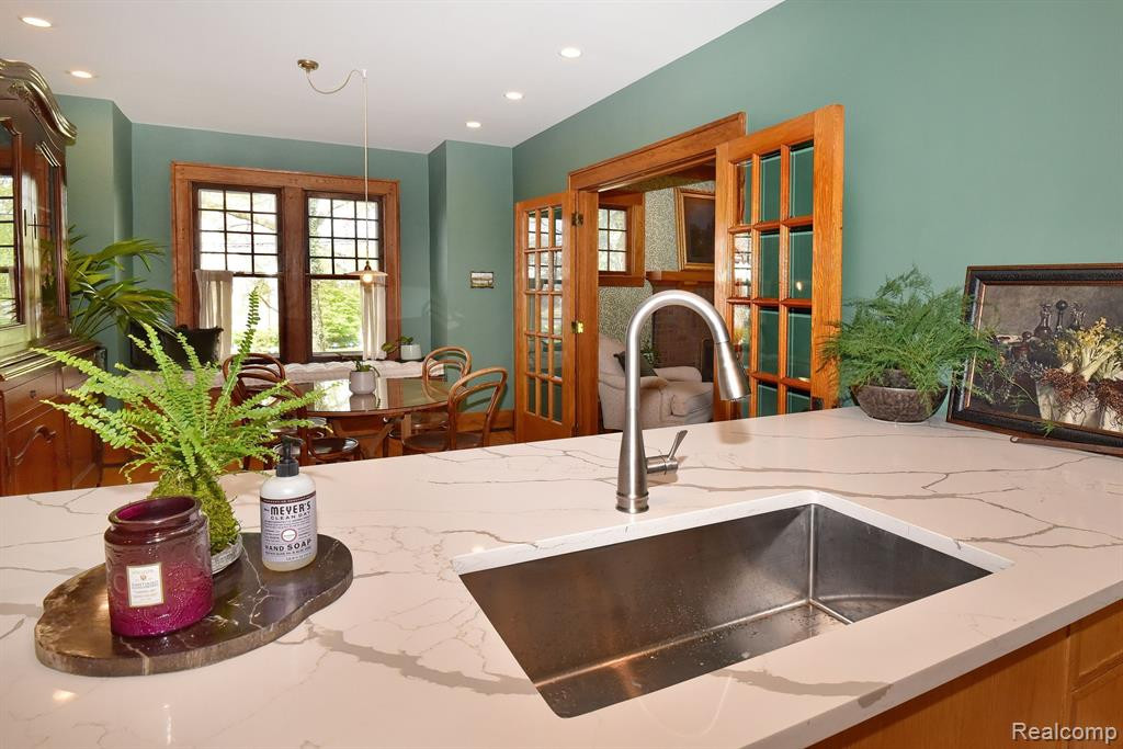 621 W 4TH Street, Royal Oak, MI 48067 — Photo 6