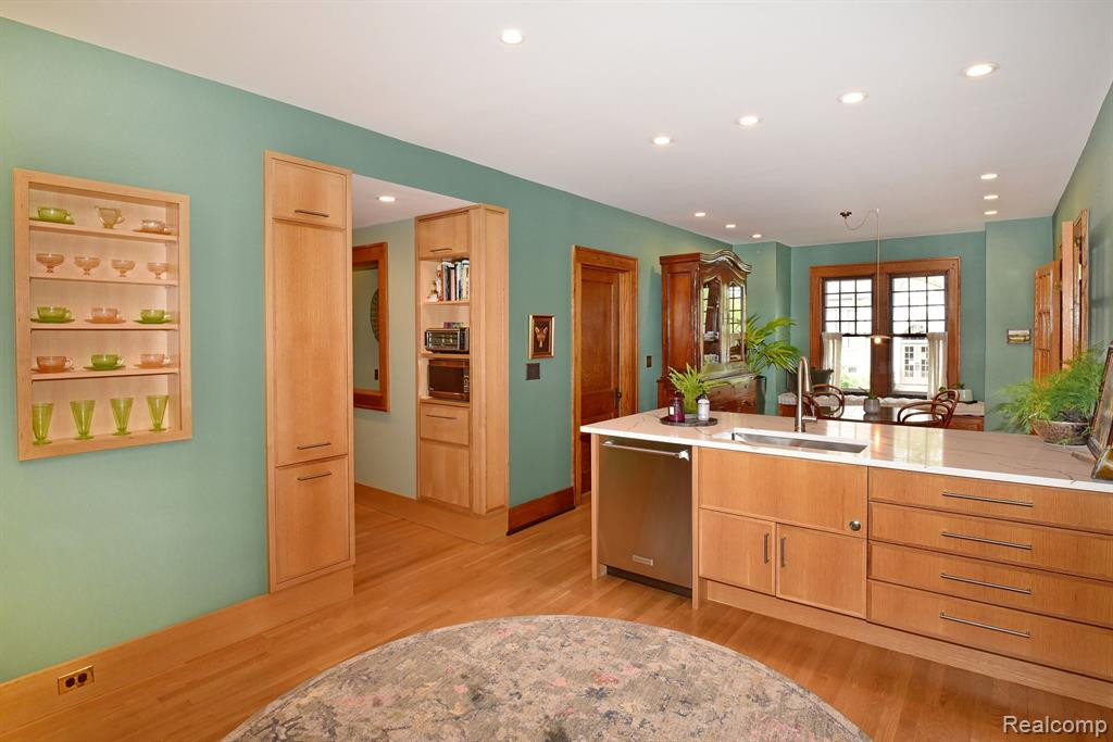 621 W 4TH Street, Royal Oak, MI 48067 — Photo 8