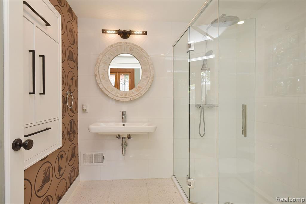 621 W 4TH Street, Royal Oak, MI 48067 — Photo 13