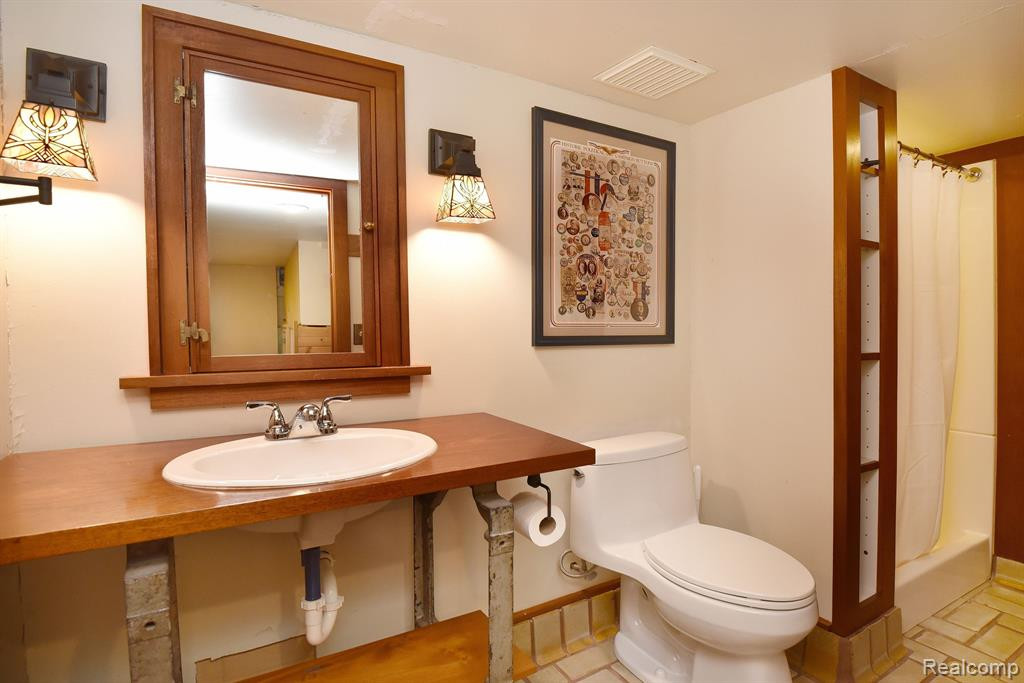 621 W 4TH Street, Royal Oak, MI 48067 — Photo 23