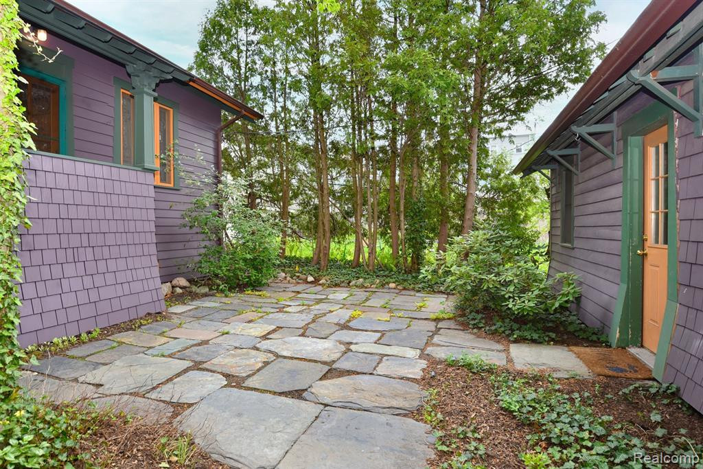 621 W 4TH Street, Royal Oak, MI 48067 — Photo 32