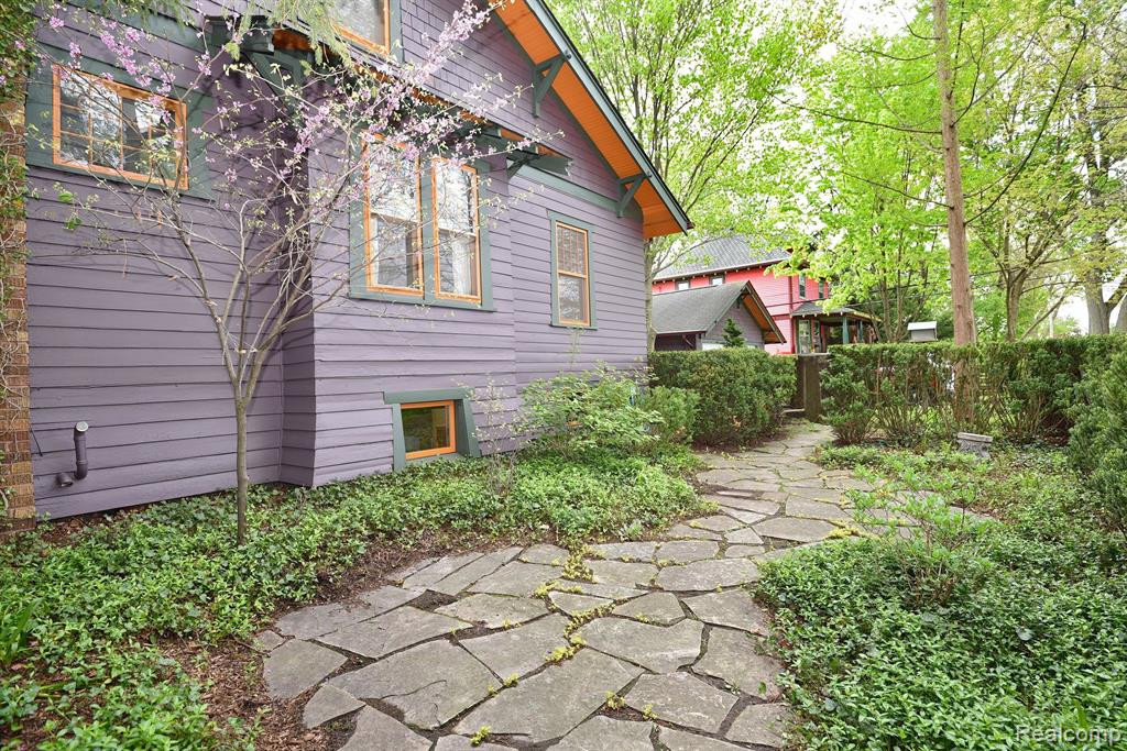 621 W 4TH Street, Royal Oak, MI 48067 — Photo 33