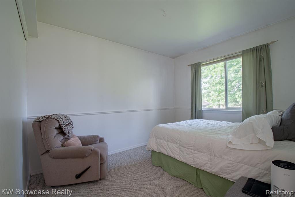 9847 BLOOMHILL Drive, Holly, MI 48442 — Photo 12