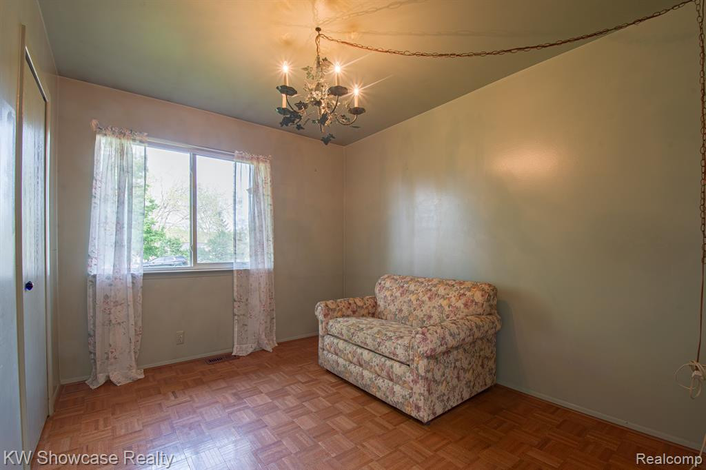 9847 BLOOMHILL Drive, Holly, MI 48442 — Photo 13