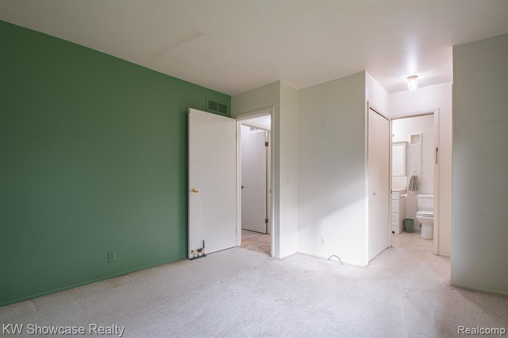 9847 BLOOMHILL Drive, Holly, MI 48442 — Photo 15