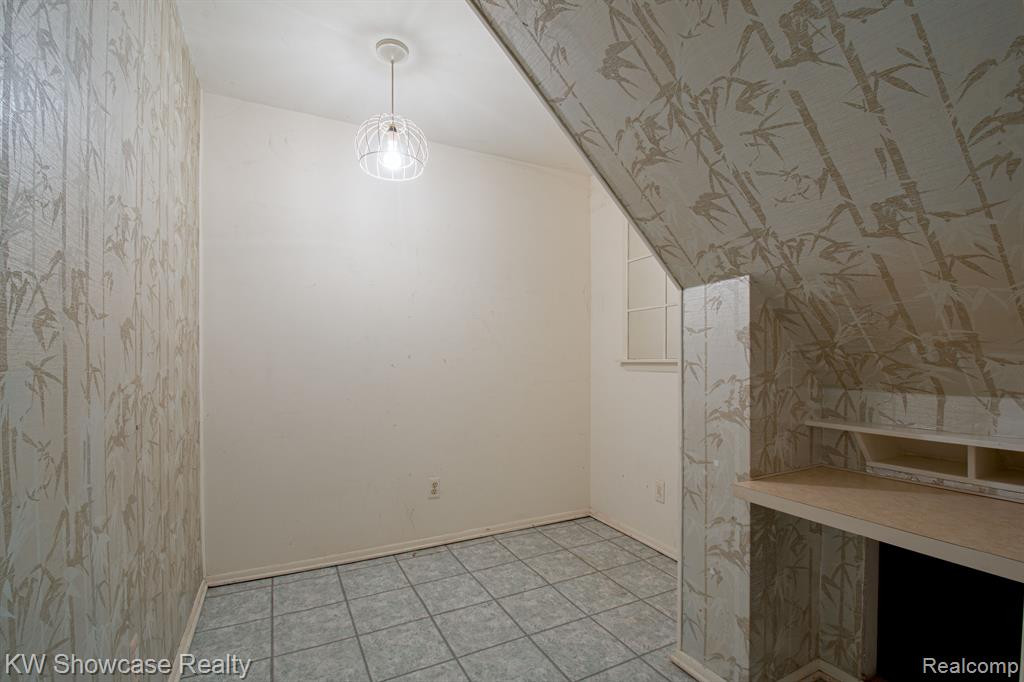 9847 BLOOMHILL Drive, Holly, MI 48442 — Photo 21