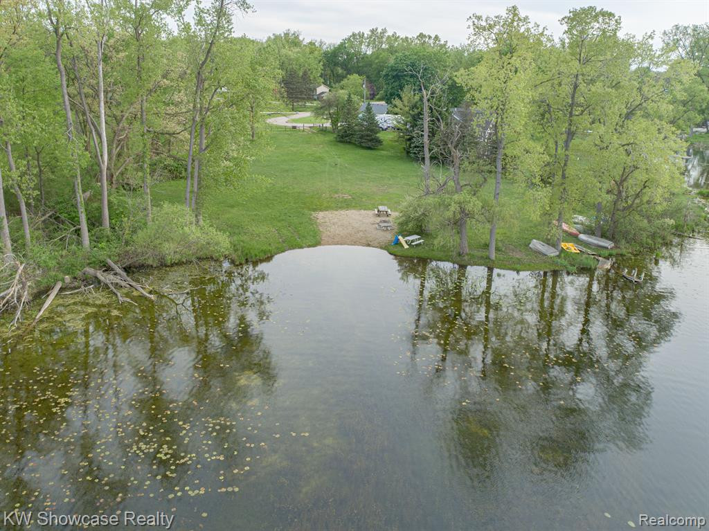 9847 BLOOMHILL Drive, Holly, MI 48442 — Photo 23