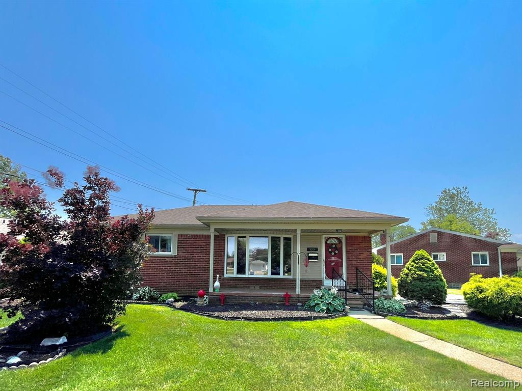 7064 ROSEMARY Street, Dearborn Heights, MI 48127 — front exterior