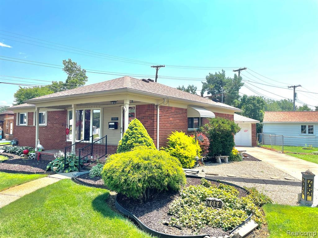 7064 ROSEMARY Street, Dearborn Heights, MI 48127 — Photo 3