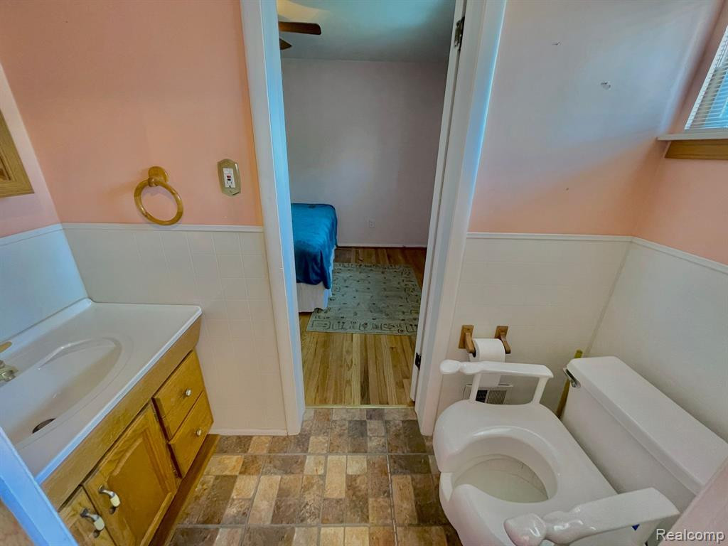 7064 ROSEMARY Street, Dearborn Heights, MI 48127 — Photo 14