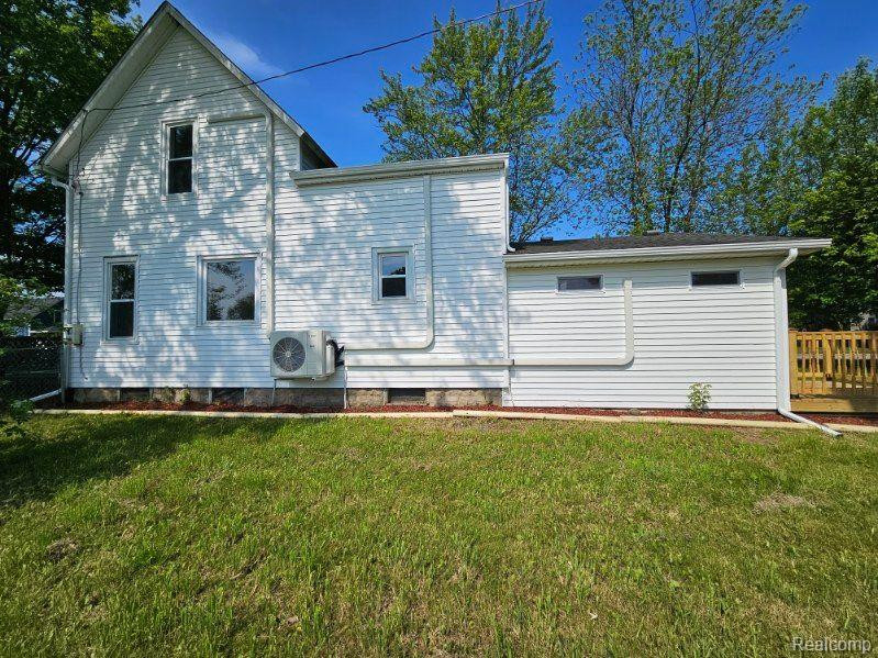 411 LYTLE Avenue, Harbor Beach, MI 48441 — Photo 2