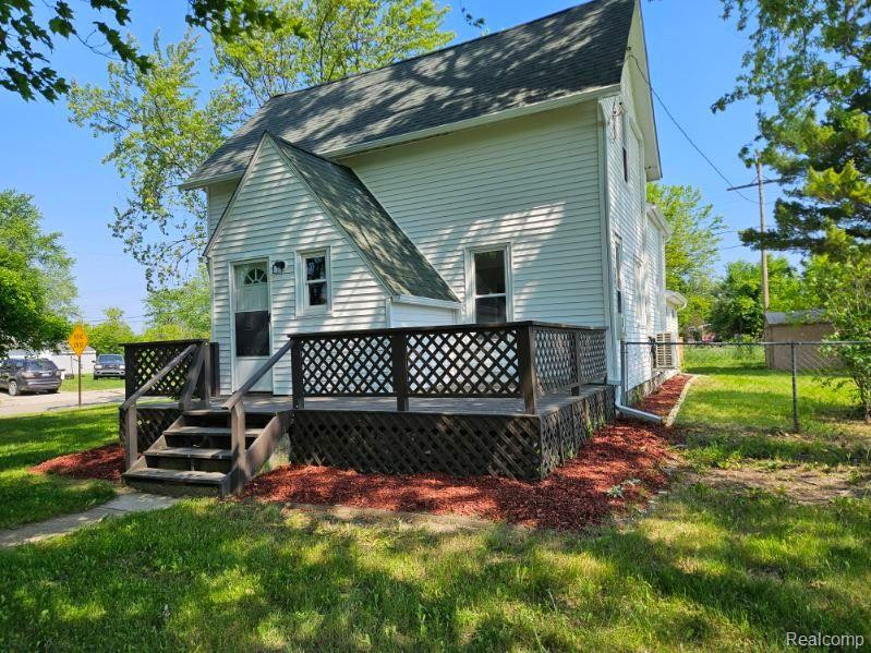 411 LYTLE Avenue, Harbor Beach, MI 48441 — Photo 3