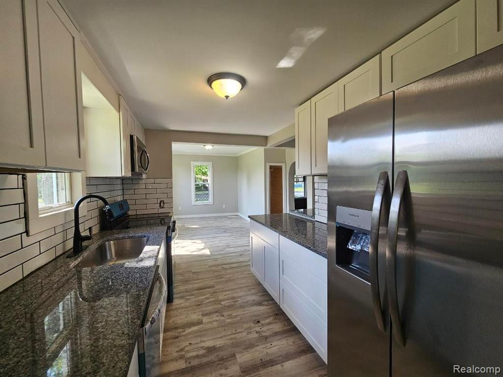 411 LYTLE Avenue, Harbor Beach, MI 48441 — Photo 6