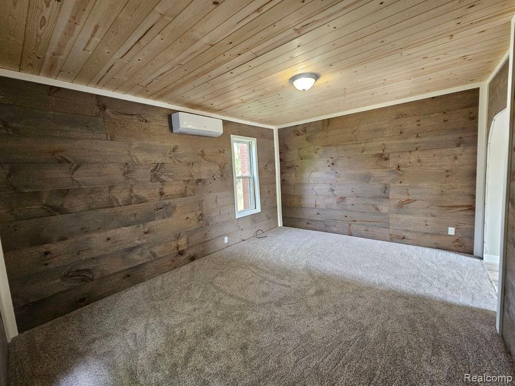 411 LYTLE Avenue, Harbor Beach, MI 48441 — Photo 10