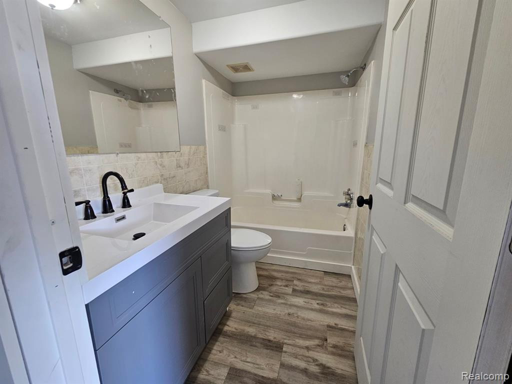 411 LYTLE Avenue, Harbor Beach, MI 48441 — Photo 14