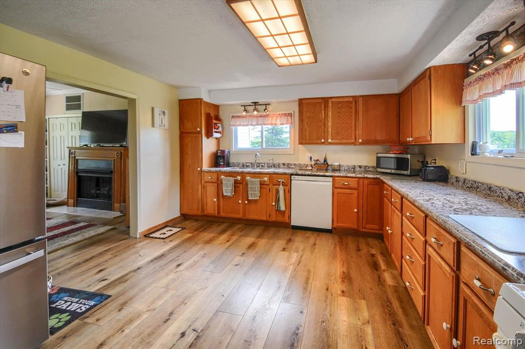589 N LAKE PLEASANT Road, Attica, MI 48412 — Photo 16