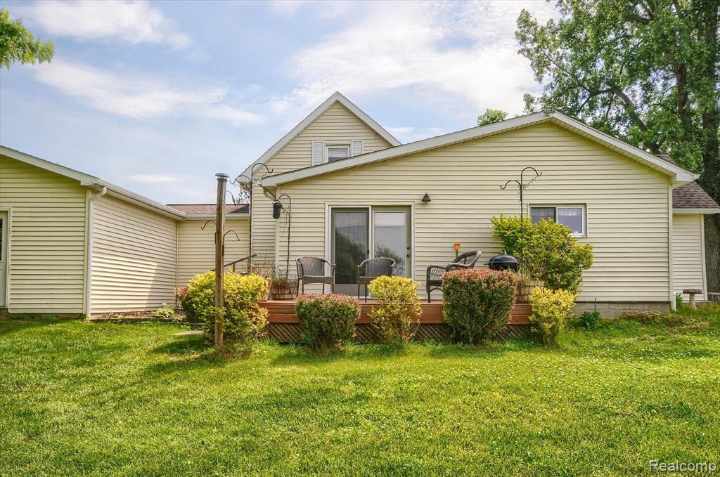 589 N LAKE PLEASANT Road, Attica, MI 48412 — Photo 32