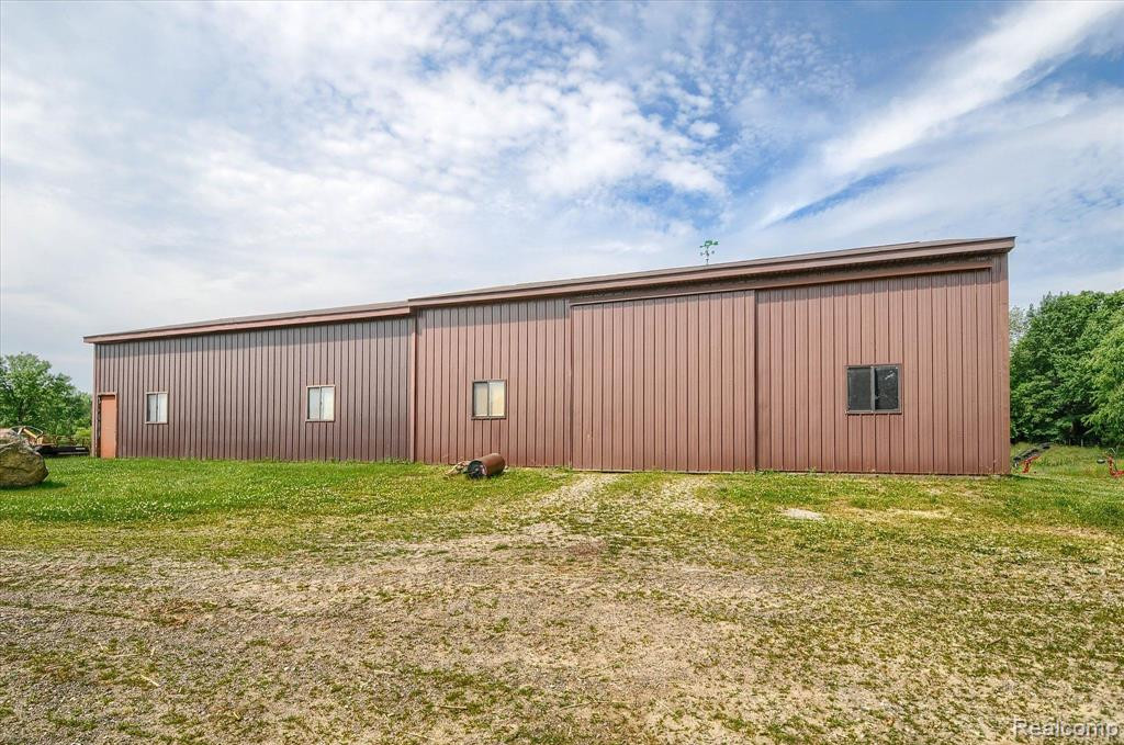 589 N LAKE PLEASANT Road, Attica, MI 48412 — Photo 40