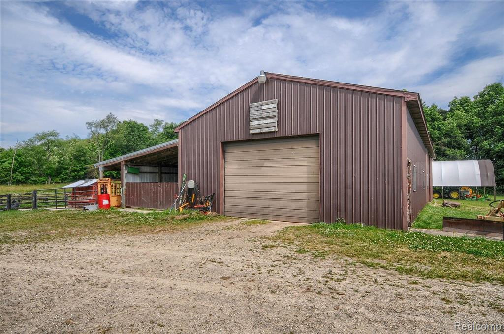 589 N LAKE PLEASANT Road, Attica, MI 48412 — Photo 41