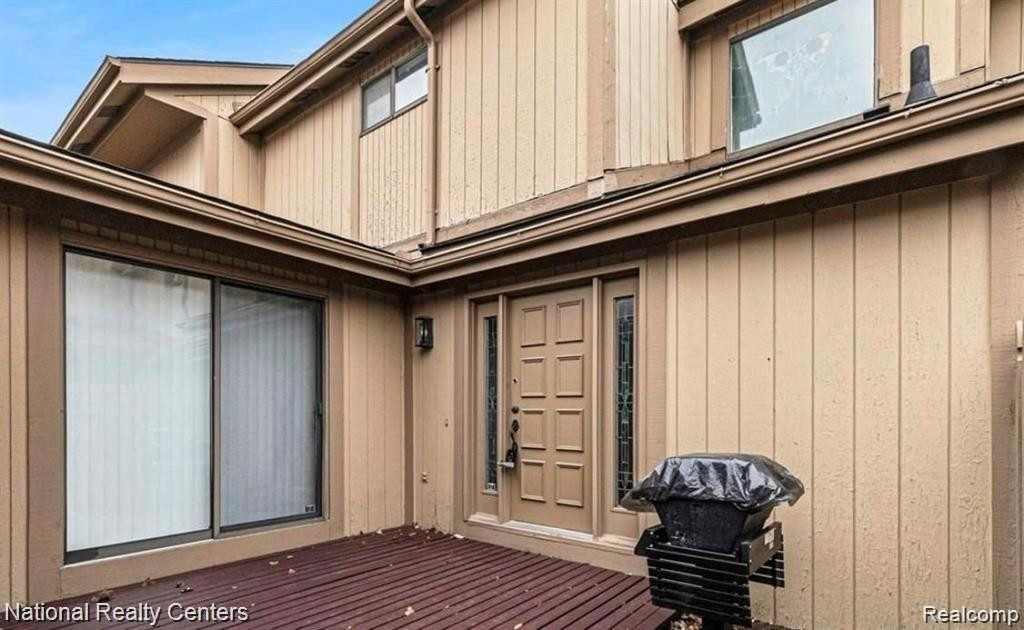 5223 POTOMAC Run N, West Bloomfield, MI — Photo 2