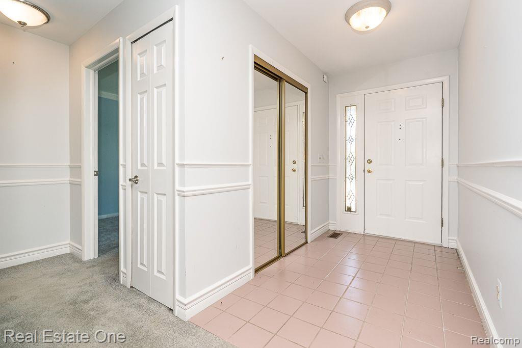 46070 MEADOWS Circle E, Macomb, MI 48044 — Photo 2