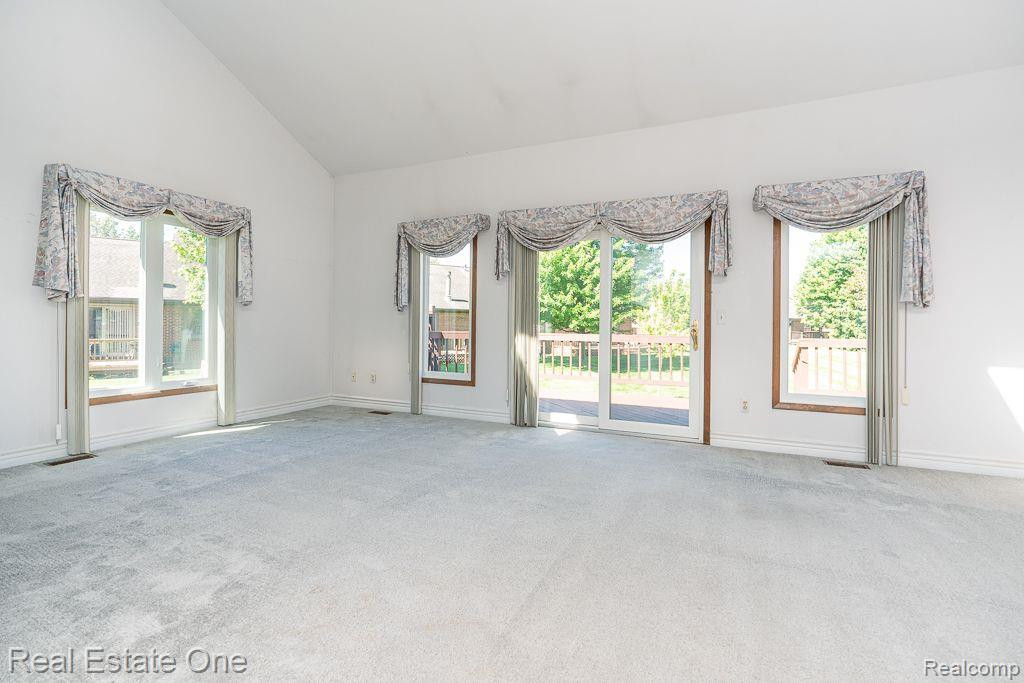46070 MEADOWS Circle E, Macomb, MI 48044 — Photo 6