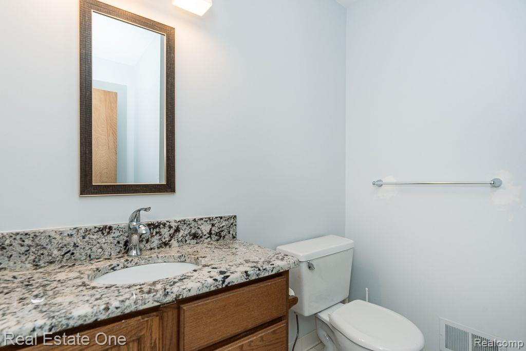 46070 MEADOWS Circle E, Macomb, MI 48044 — Photo 24