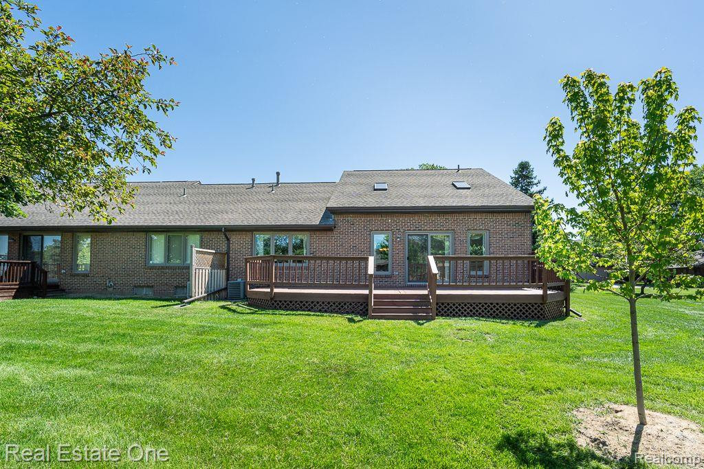46070 MEADOWS Circle E, Macomb, MI 48044 — Photo 32