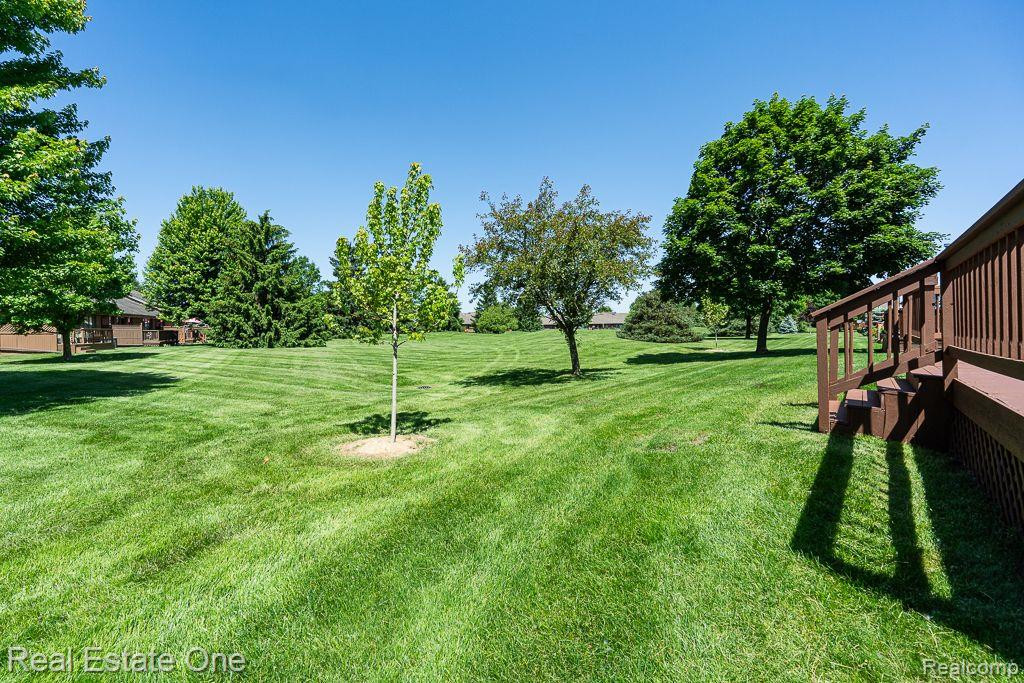 46070 MEADOWS Circle E, Macomb, MI 48044 — Photo 33