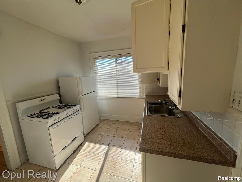 6525 TERNES Street, Dearborn, MI 48126 — Photo 11