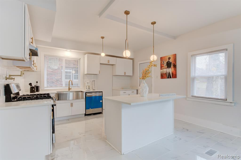 4373 LESLIE Street, Detroit, MI 48238 — Photo 9