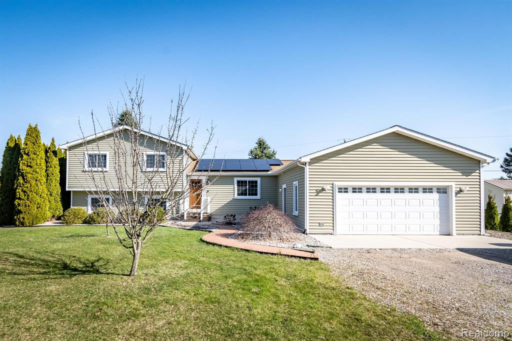6601 WINANS LAKE Road, Brighton, MI 48116 — front exterior