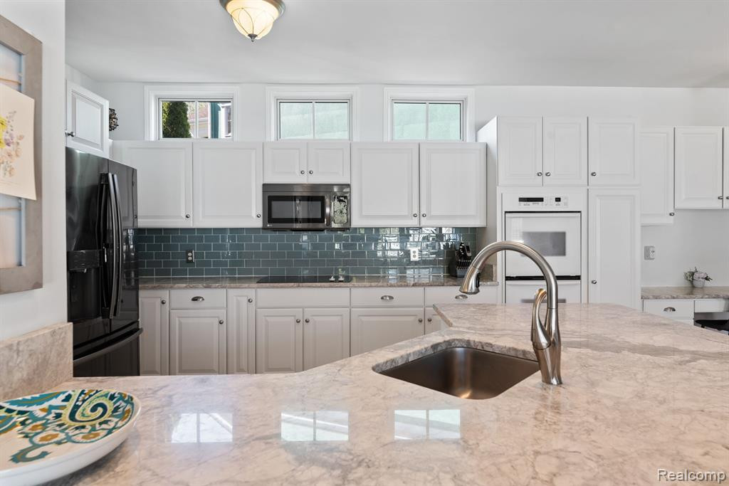 50360 HANCOCK Street, Canton, MI 48188 — Photo 16
