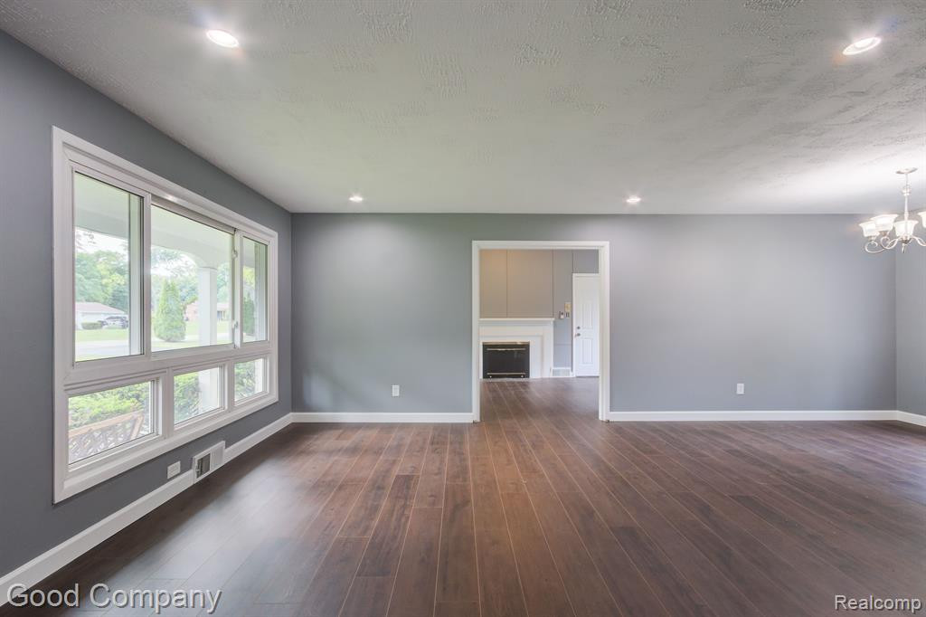 6865 E DARTMOOR Road, West Bloomfield, MI — Photo 4
