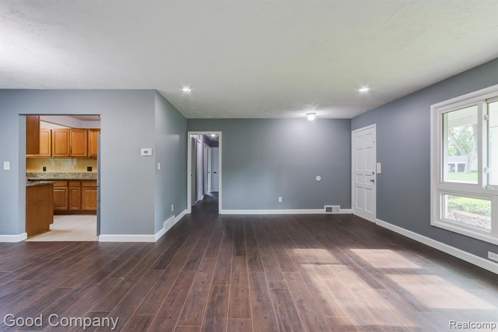 6865 E DARTMOOR Road, West Bloomfield, MI — Photo 8