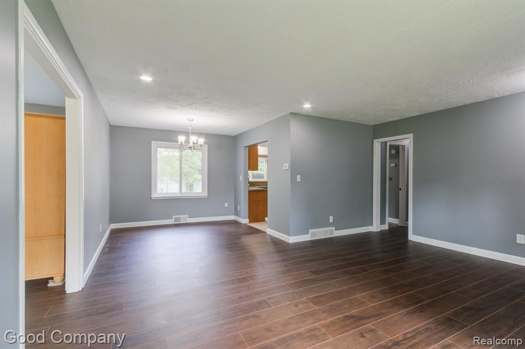 6865 E DARTMOOR Road, West Bloomfield, MI — Photo 9