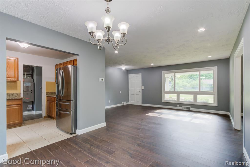 6865 E DARTMOOR Road, West Bloomfield, MI — Photo 11