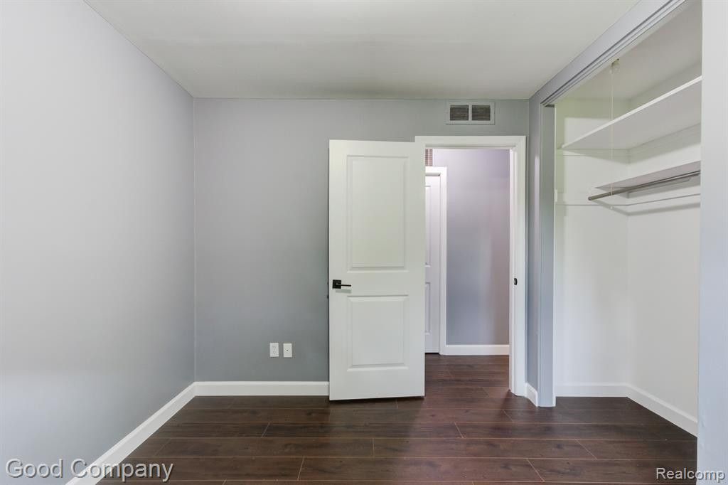 6865 E DARTMOOR Road, West Bloomfield, MI — Photo 19