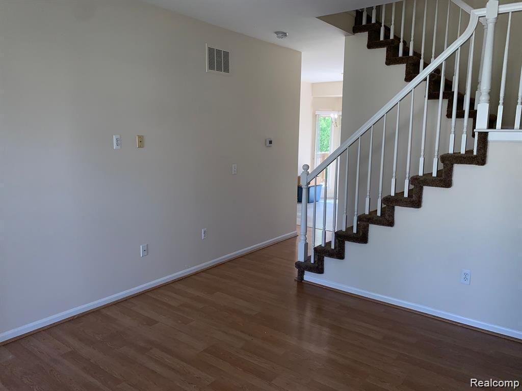 4817 GREEN Court, Shelby Twp, MI 48317 — Photo 2