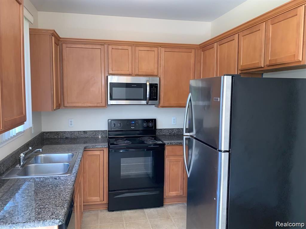 4817 GREEN Court, Shelby Twp, MI 48317 — Photo 3