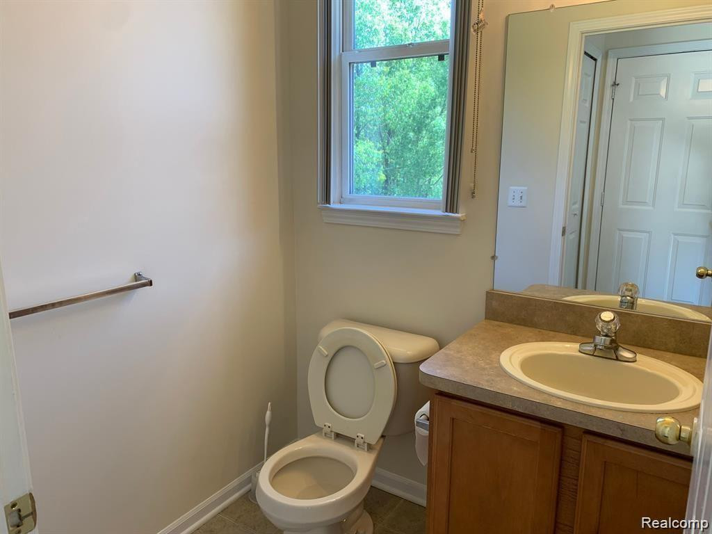 4817 GREEN Court, Shelby Twp, MI 48317 — Photo 6