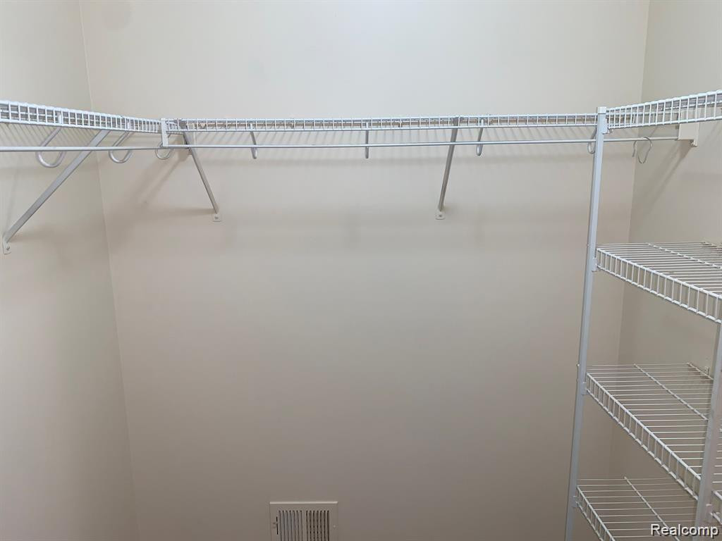 4817 GREEN Court, Shelby Twp, MI 48317 — Photo 10
