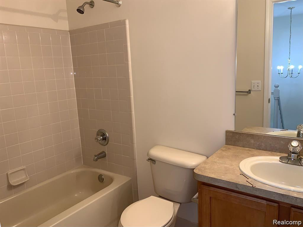 4817 GREEN Court, Shelby Twp, MI 48317 — Photo 14
